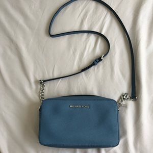 Micheal Kors crossbody bag